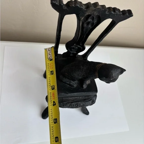 Vintage Black Cast Iron Cat on Chair Figurine. 8 1/4'' heavy 3LB 11.2 OZ